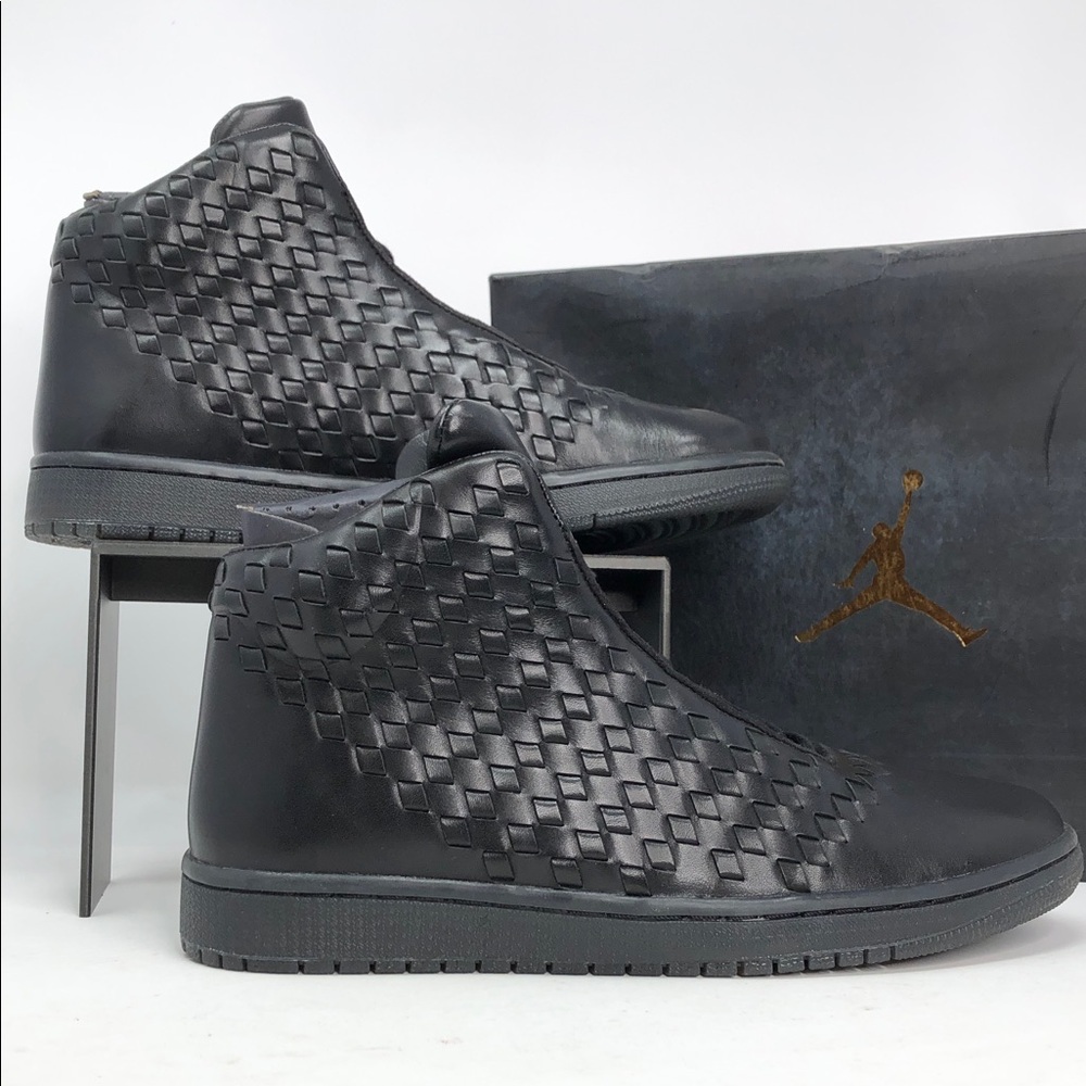 Jordan Shine Black 689480-010 Men’s Luxury Leather Sneakers - Size 9.5